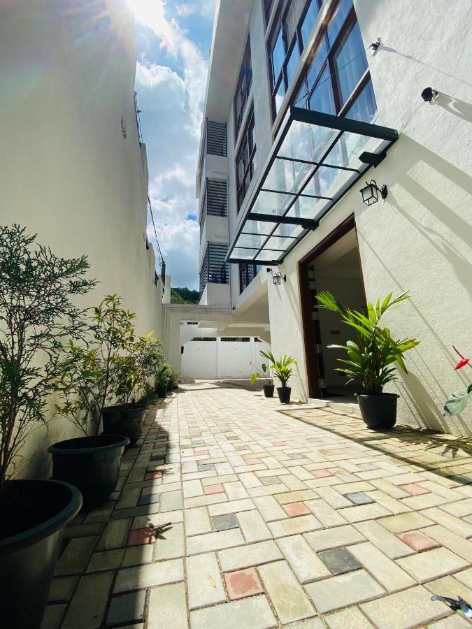 Aurelia Inn Kandy Exteriér fotografie